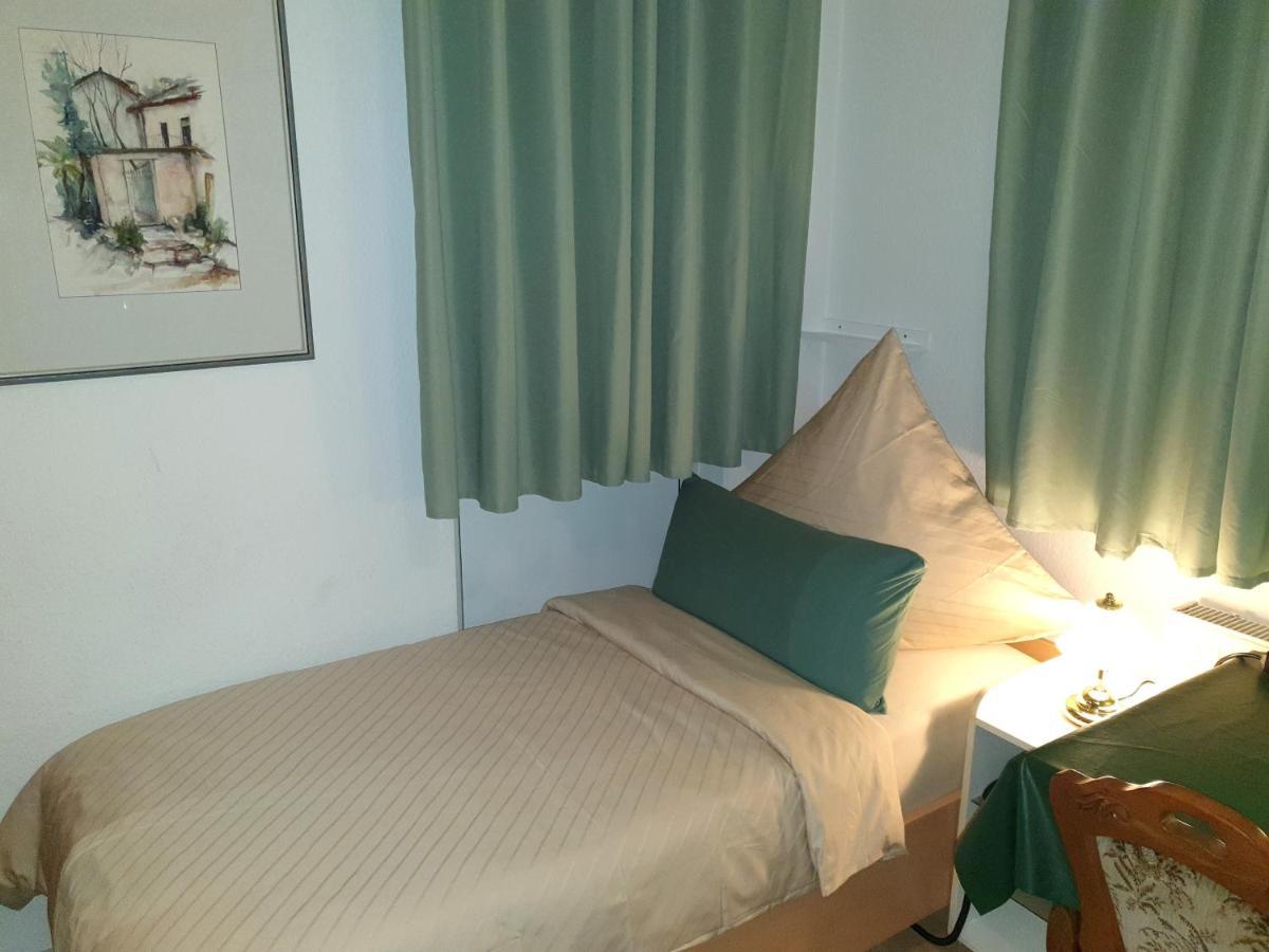 Zimmer Hohbuch Mit Achalmblick Reutlingen Exterior photo